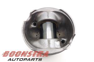 Piston d'un BMW 3 serie Touring (F31) 320d 2.0 16V EfficientDynamicsEdition 2015