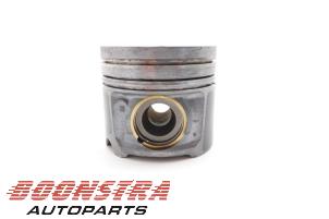 Piston d'un BMW 3 serie Touring (F31) 320d 2.0 16V EfficientDynamicsEdition 2015