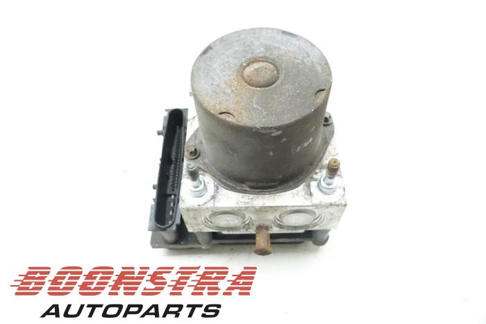 Begagnade ABS-pump Hyundai i30 (FD) 1.4 CVVT 16V Pris € 29,95 Marginaltabell erbjuds av Boonstra Autoparts