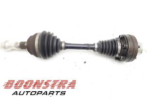Used Front drive shaft, left Porsche Cayenne (9PA) 4.8 V8 32V Turbo Price € 39,00 Margin scheme offered by Boonstra Autoparts