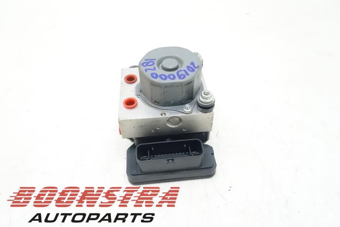 Usagé Bloc ABS Renault Clio IV Estate/Grandtour (7R) 1.5 Energy dCi 90 FAP Prix € 24,95 Règlement à la marge proposé par Boonstra Autoparts
