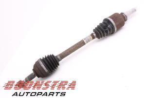 Used Front drive shaft, left Dacia Logan MCV (KS) 1.6 16V Price € 24,95 Margin scheme offered by Boonstra Autoparts