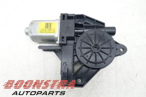 Used Door window motor Volvo V70 (BW) 2.0 D4 16V Price € 24,95 Margin scheme offered by Boonstra Autoparts