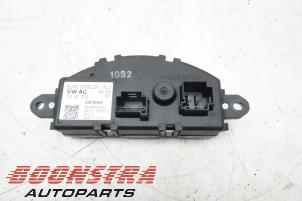Used Heater resistor Volkswagen Passat Variant (3G5) 2.0 TDI 16V 150 Price € 24,95 Margin scheme offered by Boonstra Autoparts