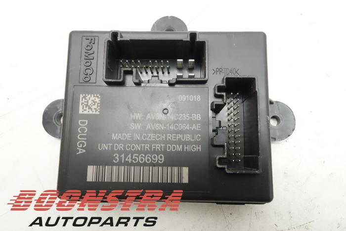 Central door locking module from a Volvo V40 (MV) 1.5 T3 16V Geartronic 2018