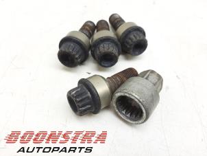 Used Set of wheel bolts Porsche Panamera (970) 4.8 V8 32V Turbo S Price € 49,00 Margin scheme offered by Boonstra Autoparts