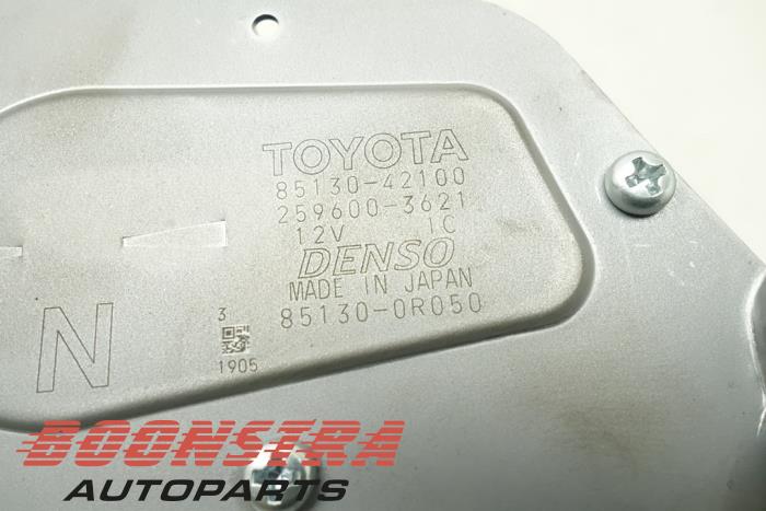 Motor de limpiaparabrisas detrás de un Toyota RAV4 (A5) 2.5 Hybrid 16V 2019