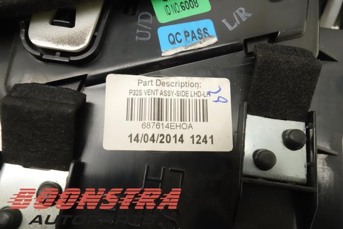 Grille aération tableau de bord d'un Nissan Qashqai (J11) 1.5 dCi DPF 2016