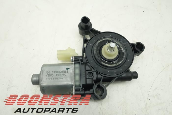 Usados Motor de ventanilla de puerta Jeep Compass II (MP) 2.0 Multijet II 140 16V 4x4 Precio € 36,75 Norma de margen ofrecido por Boonstra Autoparts