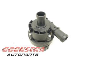 Used Water pump Renault Scénic IV (RFAJ) 1.3 TCE 115 16V Price € 36,75 Margin scheme offered by Boonstra Autoparts