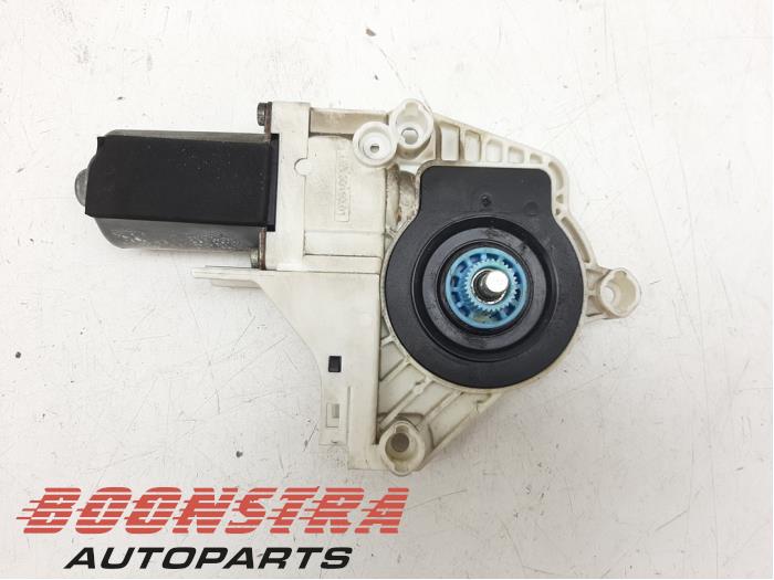 Usados Motor de ventanilla de puerta Audi A5 Sportback (8TA) 1.8 TFSI 16V Precio € 24,95 Norma de margen ofrecido por Boonstra Autoparts