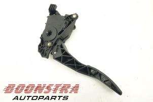 Used Accelerator pedal Nissan Micra (K14) 1.0 12V Price € 29,00 Margin scheme offered by Boonstra Autoparts