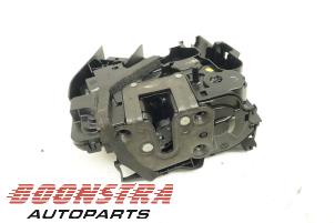 Used Rear door lock mechanism 4-door, left Renault Scénic IV (RFAJ) 1.3 TCE 140 16V Price € 39,00 Margin scheme offered by Boonstra Autoparts