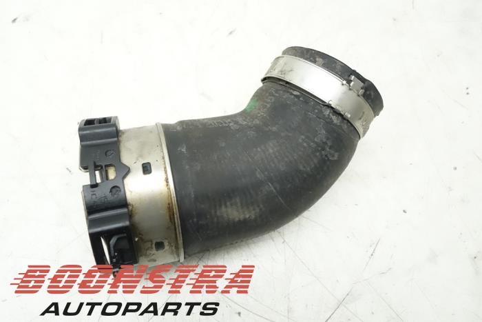 Usagé Tube intercooler Volkswagen Transporter T5 2.0 TDI BlueMotion Prix € 30,19 Prix TTC proposé par Boonstra Autoparts