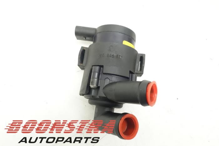Additional water pump from a Volkswagen Transporter T5 2.0 TDI BlueMotion 2014