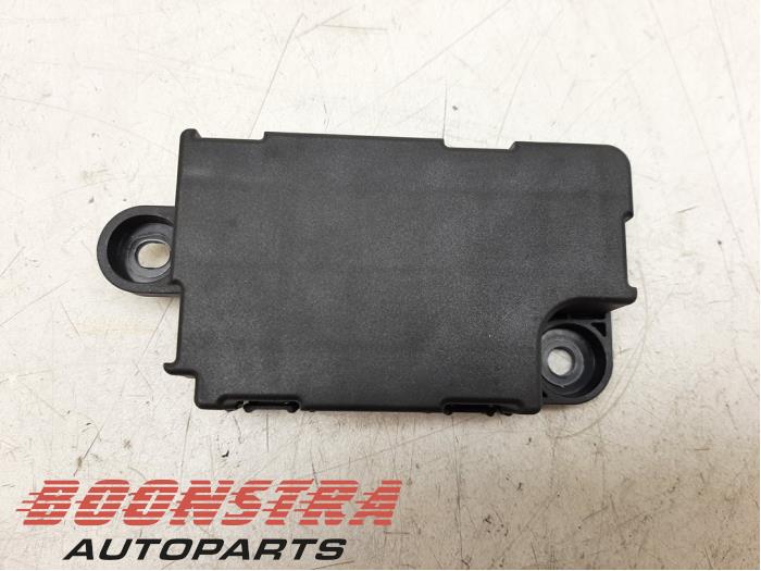 Używane Antena Tesla Model 3 Long Range, Performance AWD Cena € 84,95 Procedura marży oferowane przez Boonstra Autoparts