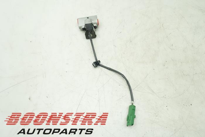 Begagnade Trycksensor, luftkonditionering Renault Zoé (AG) R135 Pris € 29,95 Marginaltabell erbjuds av Boonstra Autoparts