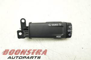 Used Steering wheel mounted radio control Renault Zoé (AG) R135 Price € 29,95 Margin scheme offered by Boonstra Autoparts