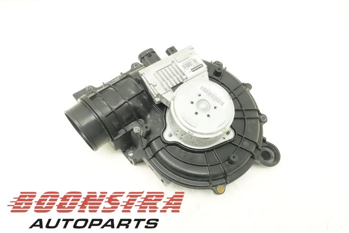 Używane Wentylator Renault Zoé (AG) R135 Cena € 149,95 Procedura marży oferowane przez Boonstra Autoparts