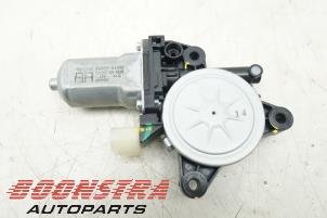 Used Door window motor Kia Carens IV (RP) 1.6 GDI 16V Price € 29,95 Margin scheme offered by Boonstra Autoparts