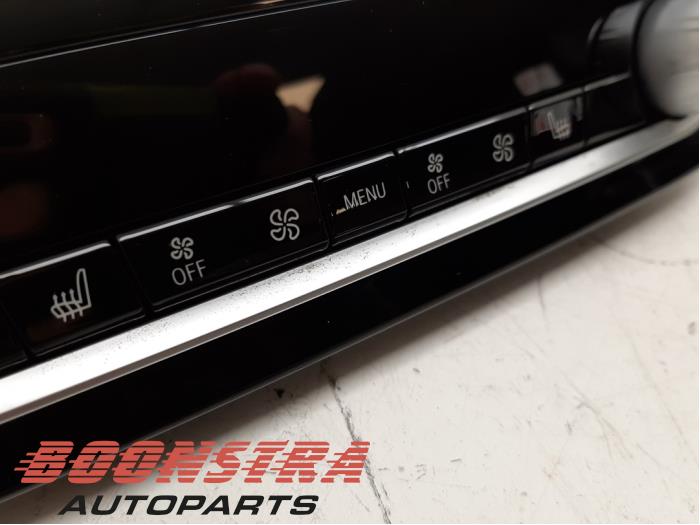 Panel de control de calefacción de un BMW 5 serie (G30) 520i 2.0 TwinPower Turbo 16V 2018