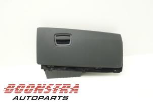 Used Glovebox BMW 7 serie (F01/02/03/04) 730d 24V Price € 24,95 Margin scheme offered by Boonstra Autoparts