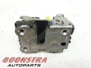 Used Door lock mechanism 2-door, right Iveco New Daily V 35C17/C17D/S17, 40/45/50/60/70C17 Price € 36,24 Inclusive VAT offered by Boonstra Autoparts