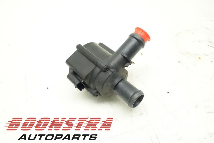 Usagé Pompe à eau Audi Q7 (4MB/4MG) 3.0 TDI V6 24V Prix € 24,95 Règlement à la marge proposé par Boonstra Autoparts