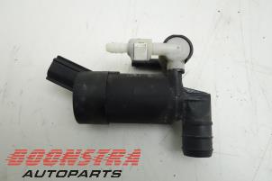 Used Windscreen washer pump Ford Focus 3 Wagon 1.0 Ti-VCT EcoBoost 12V 125 Price € 24,95 Margin scheme offered by Boonstra Autoparts