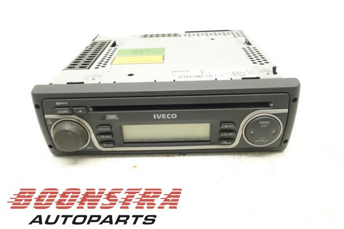 Używane Radio Iveco Rózne Cena € 240,79 Z VAT oferowane przez Boonstra Autoparts