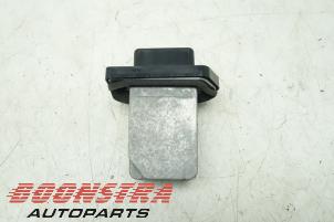 Used Heater resistor Isuzu D-Max (TFR/TFS) 2.5 D Twin Turbo 4x4 Price € 24,95 Margin scheme offered by Boonstra Autoparts