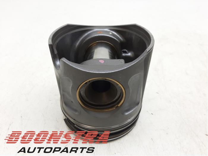 Usados Pistón Iveco Stralis Precio € 180,23 IVA incluido ofrecido por Boonstra Autoparts