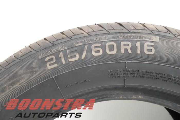 Tyre from a Peugeot Expert (G9) 2.0 HDi 120 2009