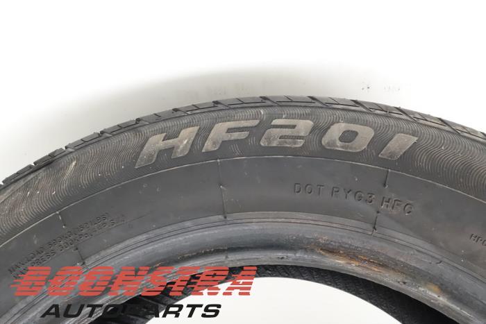 Tyre from a Peugeot Expert (G9) 2.0 HDi 120 2009