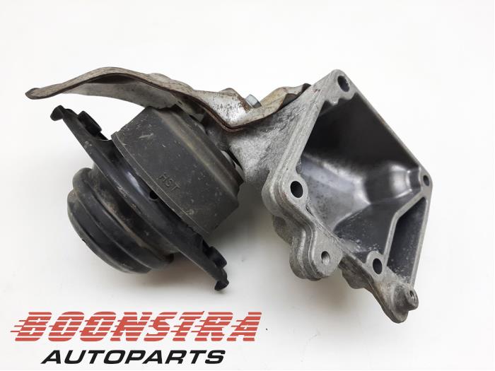 Used Engine mount Mercedes ML II (164/4JG) 3.5 350 4-Matic V6 24V Price € 49,00 Margin scheme offered by Boonstra Autoparts