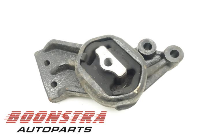 Usagé Support moteur Dodge 1500 Crew Cab (DS) 5.7 Hemi V8 4x4 Prix € 60,44 Prix TTC proposé par Boonstra Autoparts