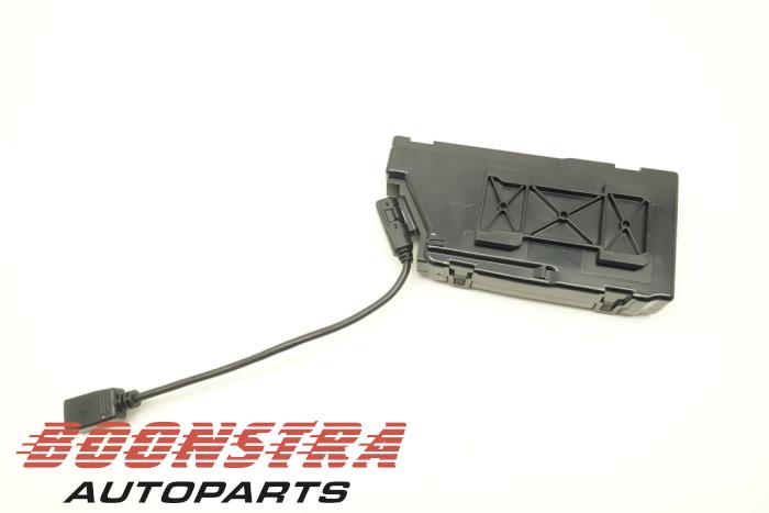 Używane Modul USB Volkswagen Polo V (6R) 1.4 GTI 16V Cena € 24,95 Procedura marży oferowane przez Boonstra Autoparts