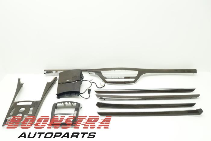 Begagnade Dekorstripeset, kupé Mercedes S (W221) 3.0 S-350 BlueTec 24V Pris € 199,00 Marginaltabell erbjuds av Boonstra Autoparts