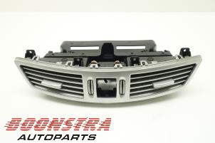 Used Dashboard vent Mercedes S (W221) 3.0 S-350 BlueTec 24V Price € 39,00 Margin scheme offered by Boonstra Autoparts