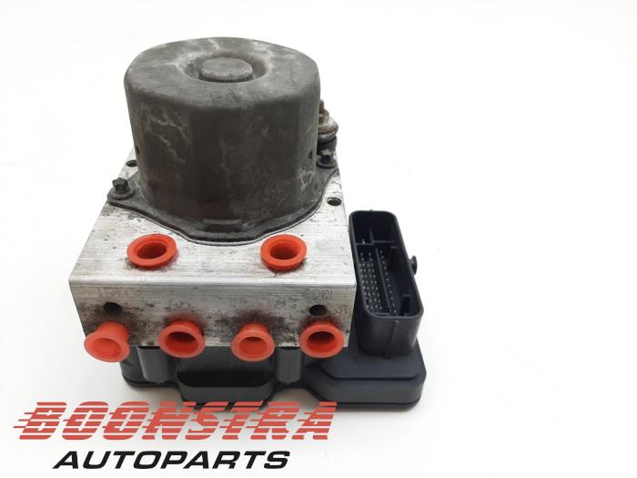 Begagnade ABS-pump Tesla Model S 85 Pris € 114,95 Marginaltabell erbjuds av Boonstra Autoparts