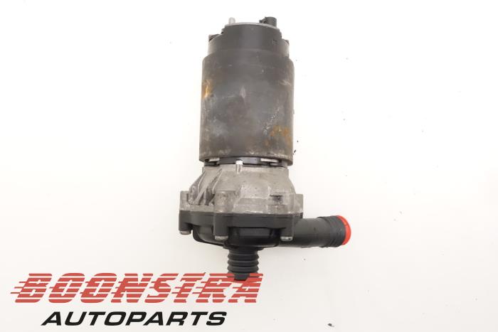 Begagnade Extra vattenpump Mercedes E (W211) 5.4 E-55 AMG V8 24V Pris € 29,95 Marginaltabell erbjuds av Boonstra Autoparts