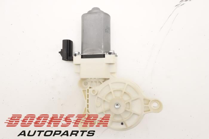 Usados Motor de ventanilla de puerta Dodge 1500 Crew Cab (DS) 5.7 Hemi V8 4x4 Precio € 30,19 IVA incluido ofrecido por Boonstra Autoparts
