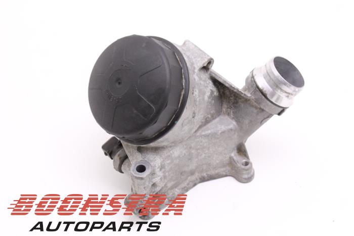 Gebrauchte Ölfiltergehäuse BMW 3 serie (E92) 328i 24V Preis € 69,00 Margenregelung angeboten von Boonstra Autoparts