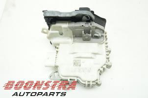 Used Front door lock mechanism 4-door, right Audi Q7 (4MB/4MG) 3.0 TDI V6 24V e-tron plug-in hybrid Price € 29,95 Margin scheme offered by Boonstra Autoparts