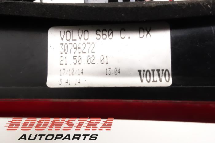 Feu arrière droit d'un Volvo S60 II (FS) 2.0 D4 16V 2014