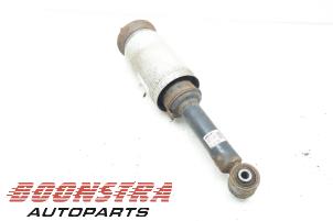 Used Front shock absorber rod, left Landrover Discovery IV (LAS) 3.0 SD V6 24V Price € 149,00 Margin scheme offered by Boonstra Autoparts