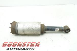 Used Front shock absorber rod, right Landrover Discovery IV (LAS) 3.0 SD V6 24V Price € 149,00 Margin scheme offered by Boonstra Autoparts