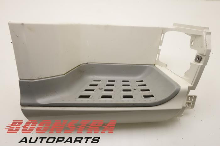 Używane Stopien DAF XF Cena € 59,29 Z VAT oferowane przez Boonstra Autoparts