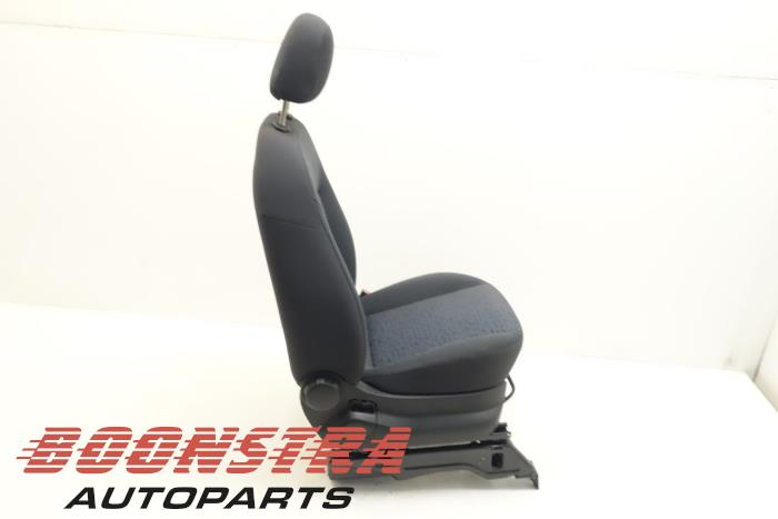 Seat, right from a Citroën Nemo (AA) 1.3 HDi 75 2010