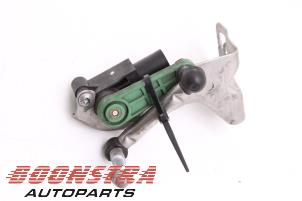 Used Rear suspension height controller, right Tesla Model S 60 Price € 29,95 Margin scheme offered by Boonstra Autoparts